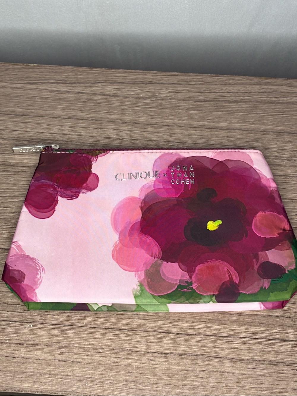 🐼 3/$25 NWOT Clinique x Jonathan Cohen Pink Floral Cosmetic Pouch